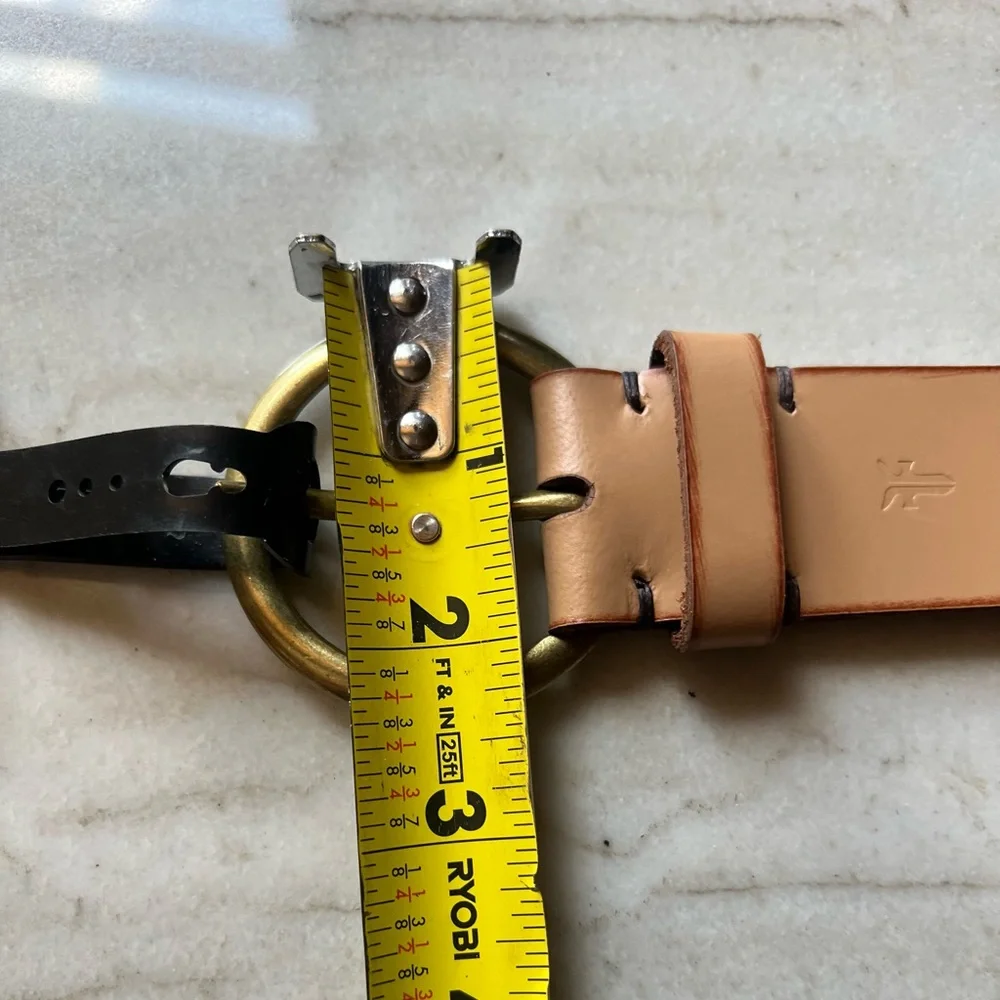 Frye Woman’s Tan Leather Belt with Bronze Ring Buckle Authentic 100 leather Sz L